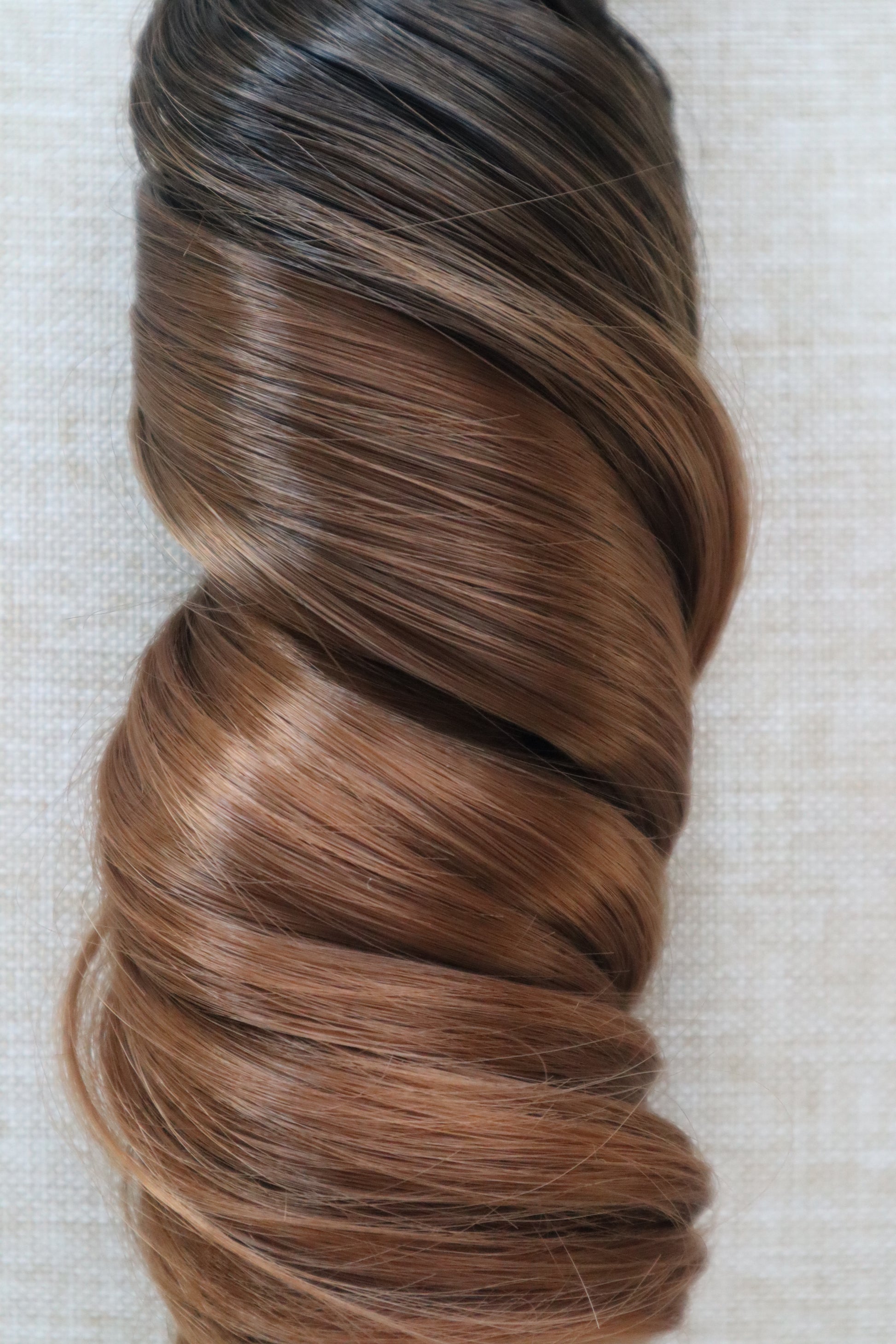 French Curl Braiding Hair – Black to Honey (B29)
