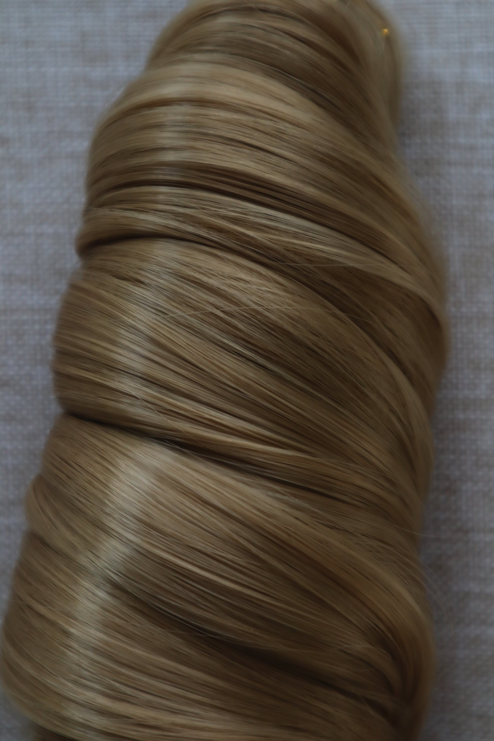 French Curl Braiding Hair – Honey Blonde (27)